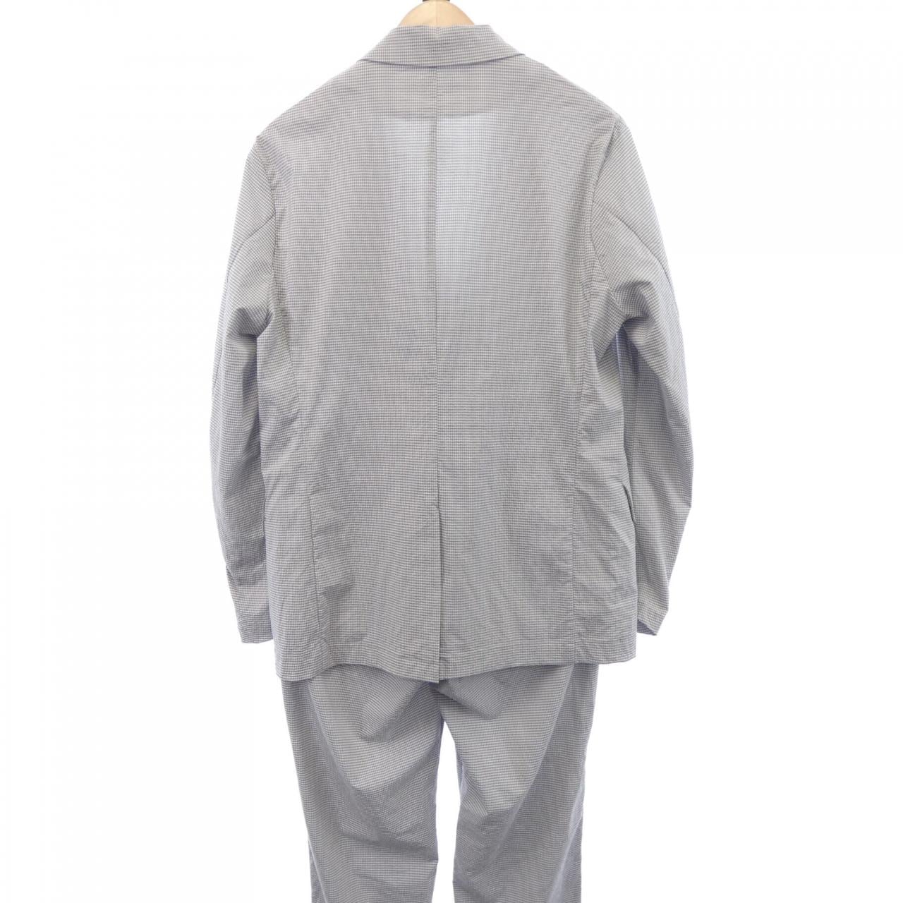 レリューム relume スーツ