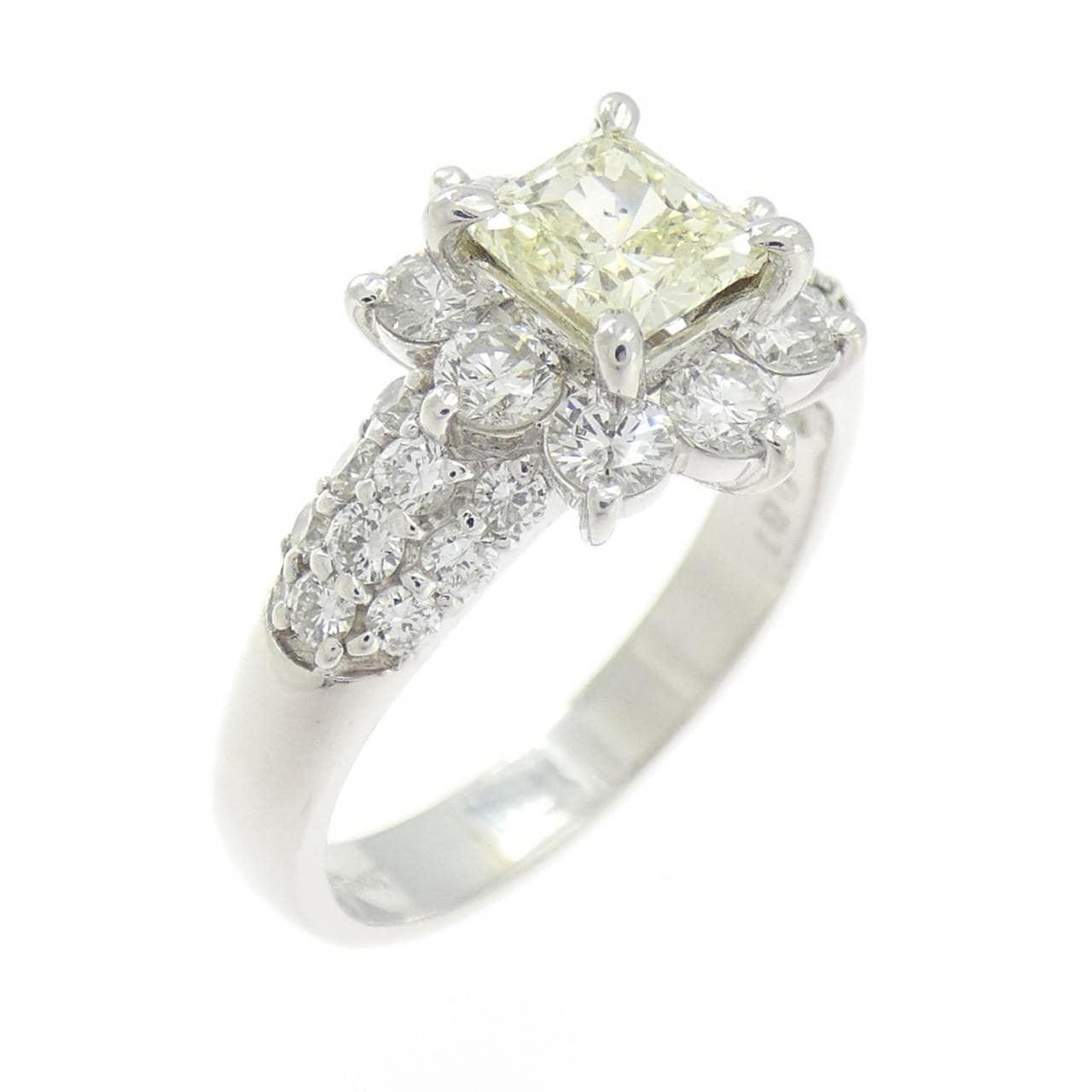 PT900 ダイヤモンド リング 0.596CT