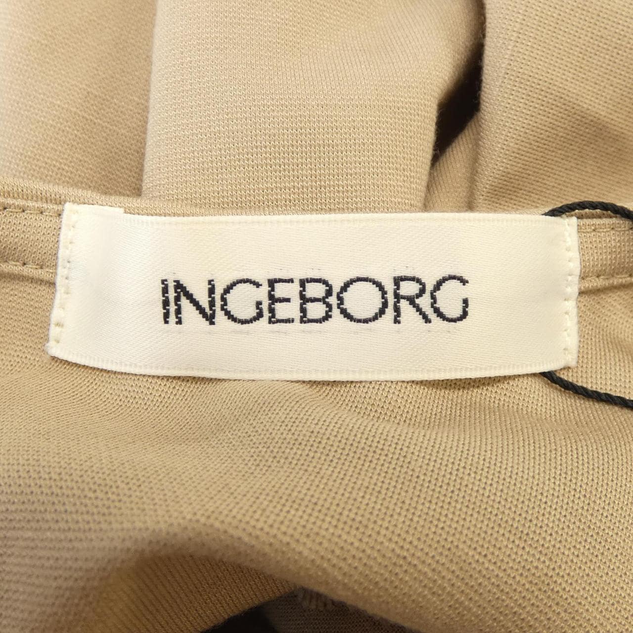 インゲボルグ INGEBORG トップス