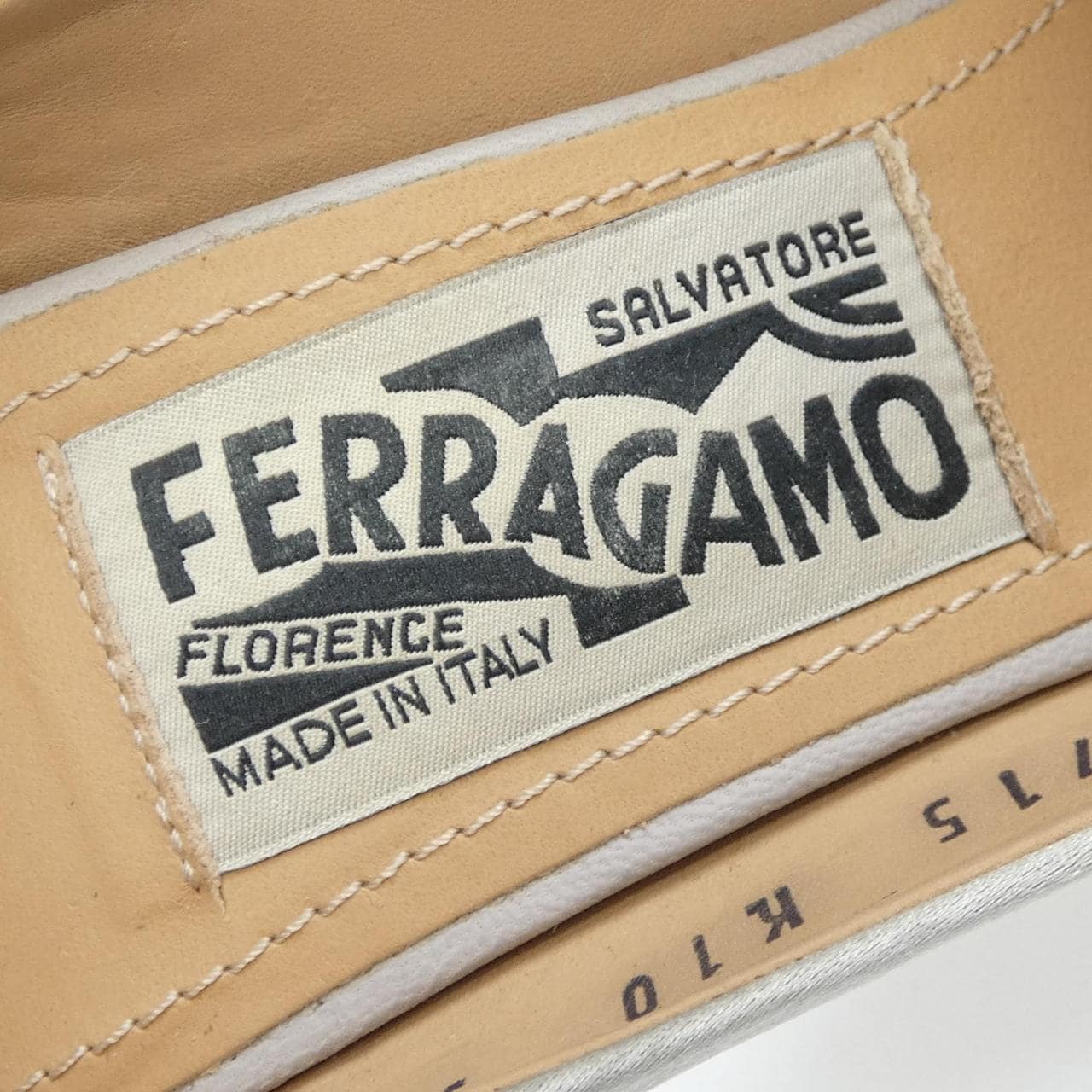 サルヴァトーレフェラガモ SALVATORE FERRAGAMO パンプス