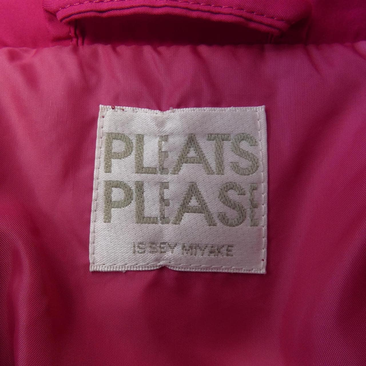 プリーツプリーズ PLEATS PLEASE PP04-ZA861 ダウンコート