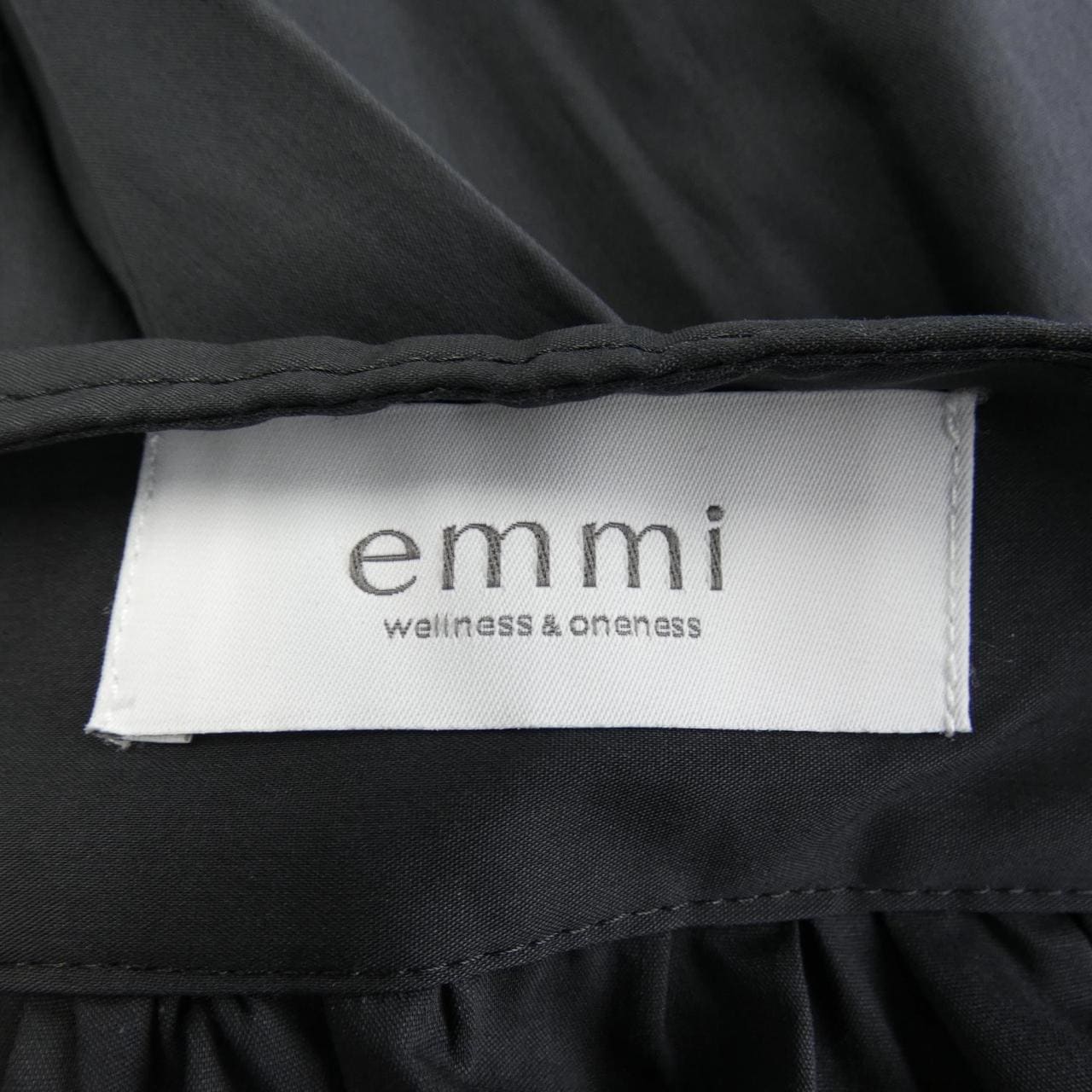 エミ emmi スカート