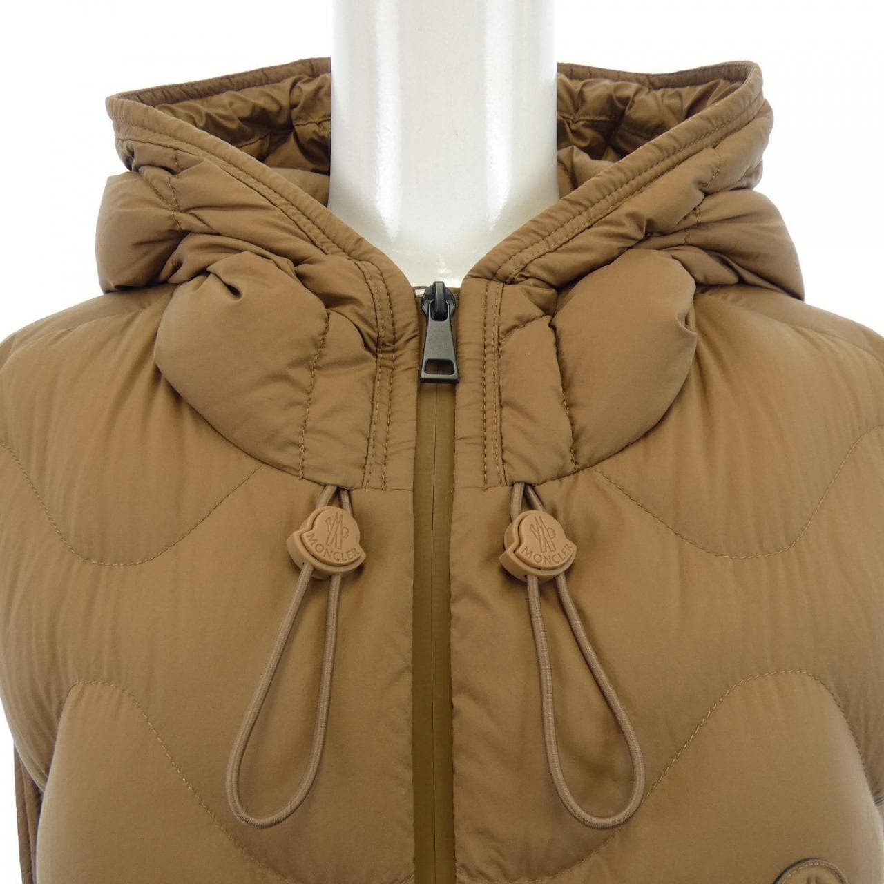 モンクレール MONCLER LIVECHE ダウンベスト