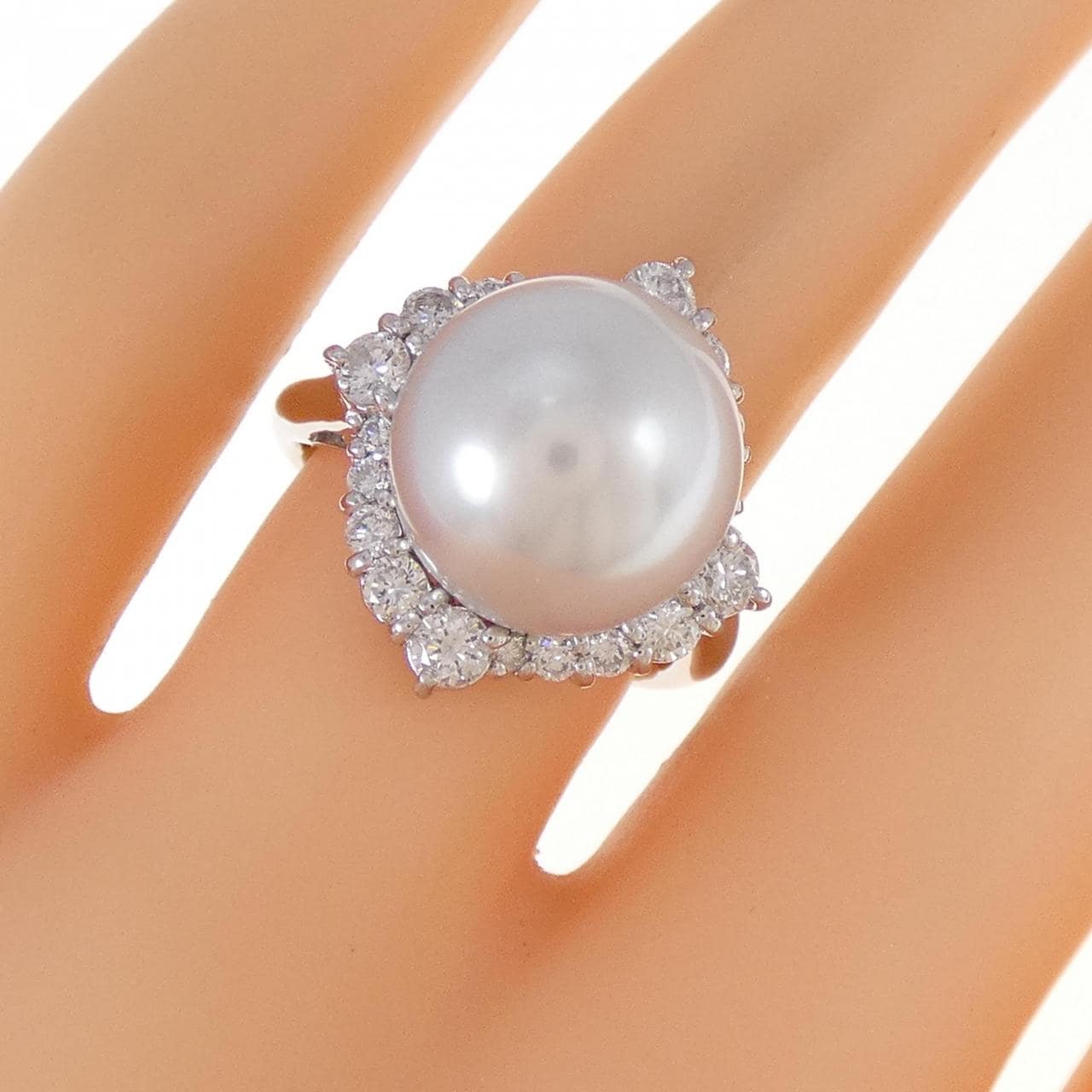 PT White Butterfly Pearl ring 11.9mm