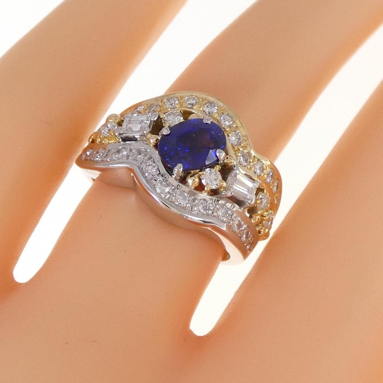 PT/K18YG サファイヤ リング 0.88CT マダガスカル産