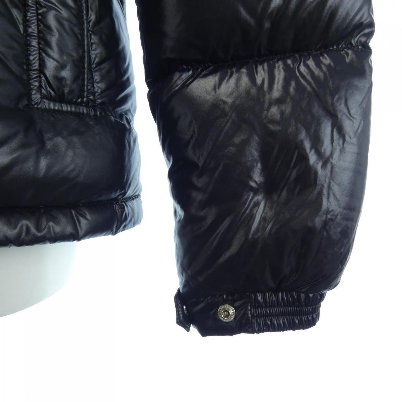 モンクレール MONCLER ダウンジャケット