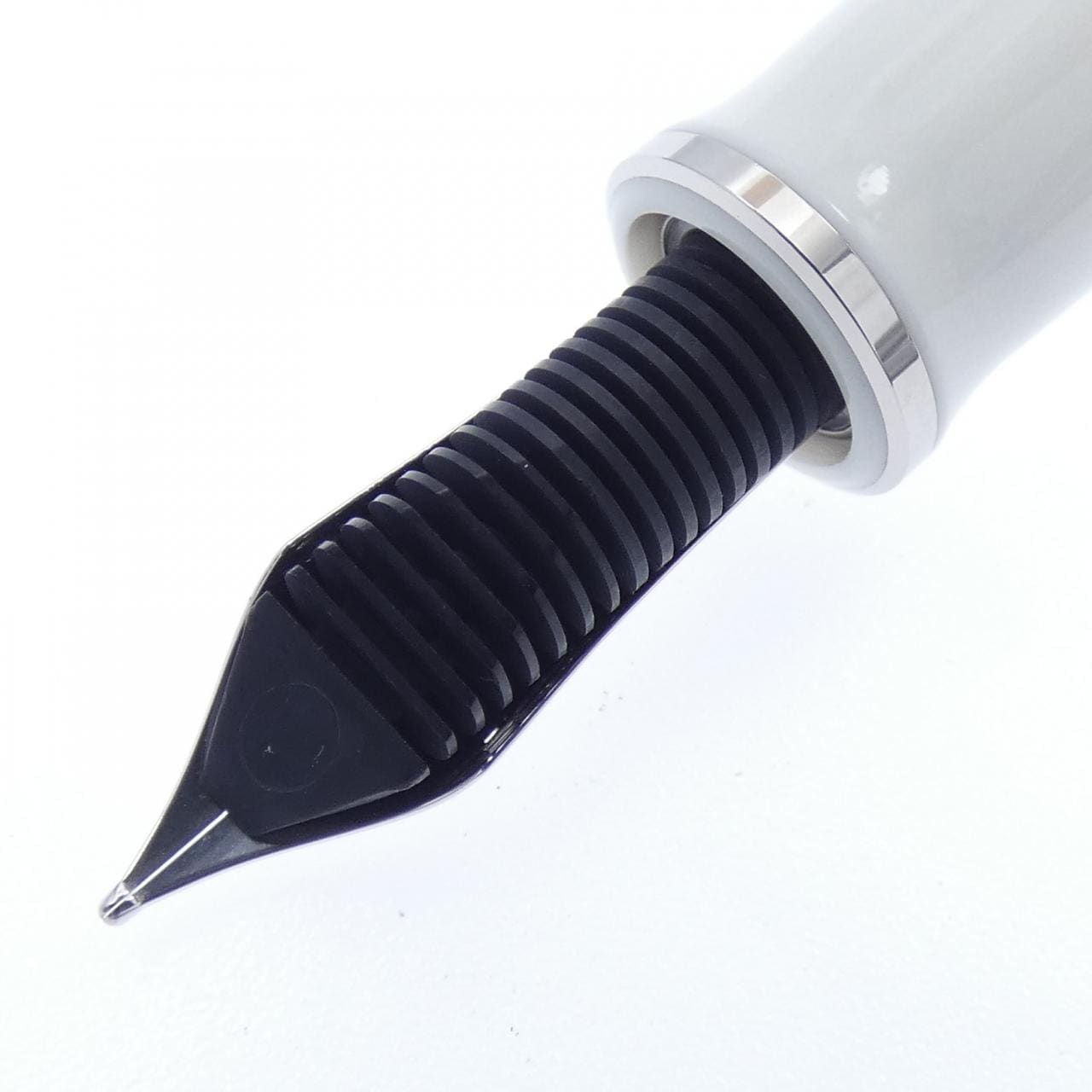 ペリカン スーベレーンM405シルバーホワイト 万年筆