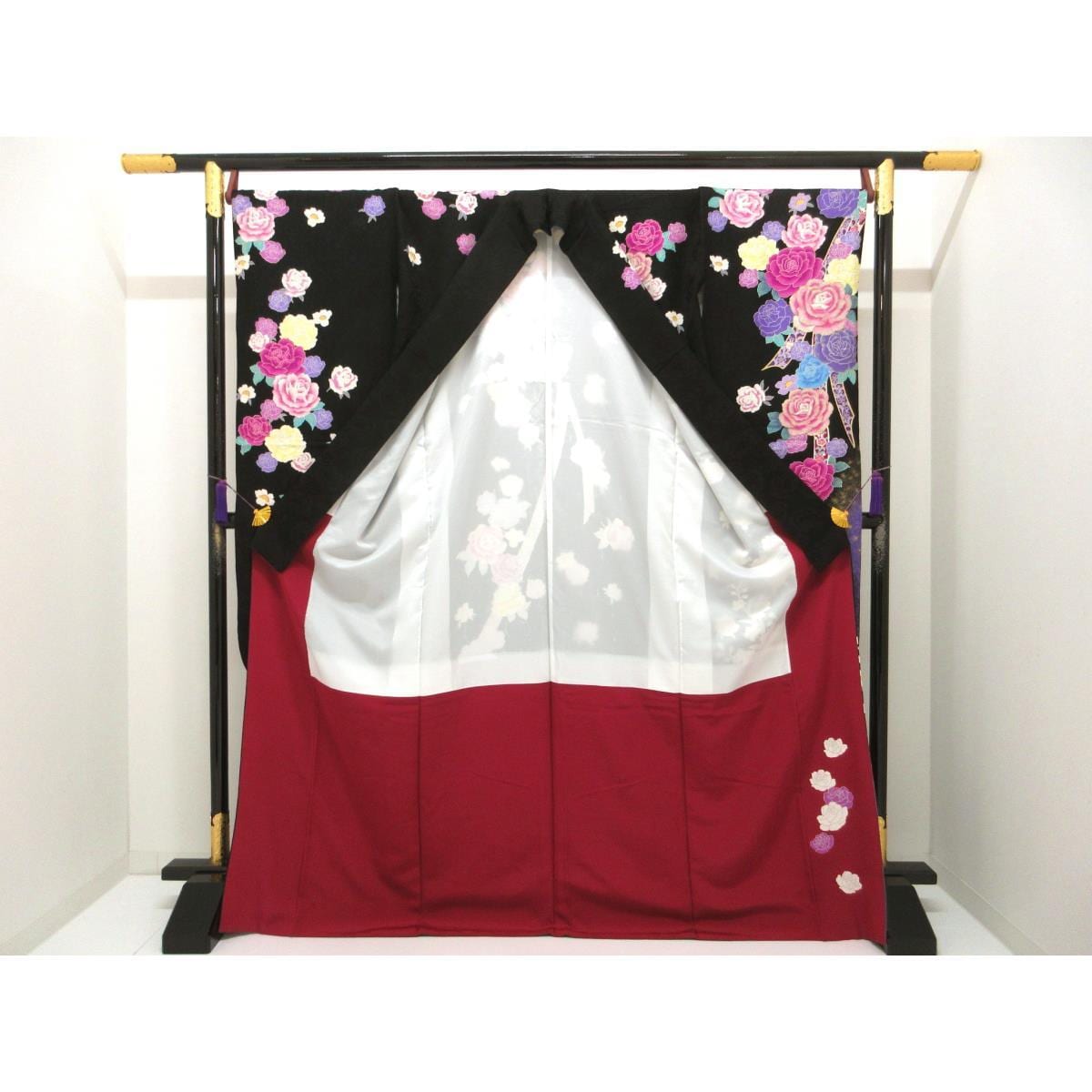 振袖　友禅金彩加工　刺繍入りボカシ染
