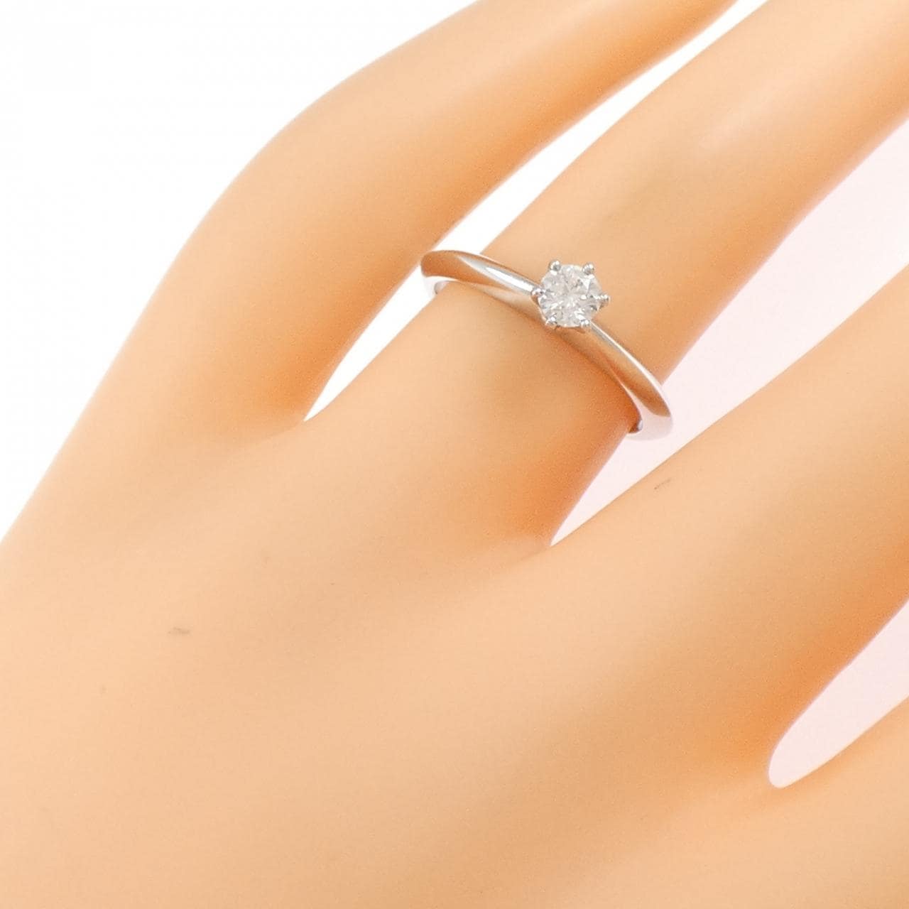 ティファニー クラシックソリティア リング 0.21CT D VVS1 3EXT
