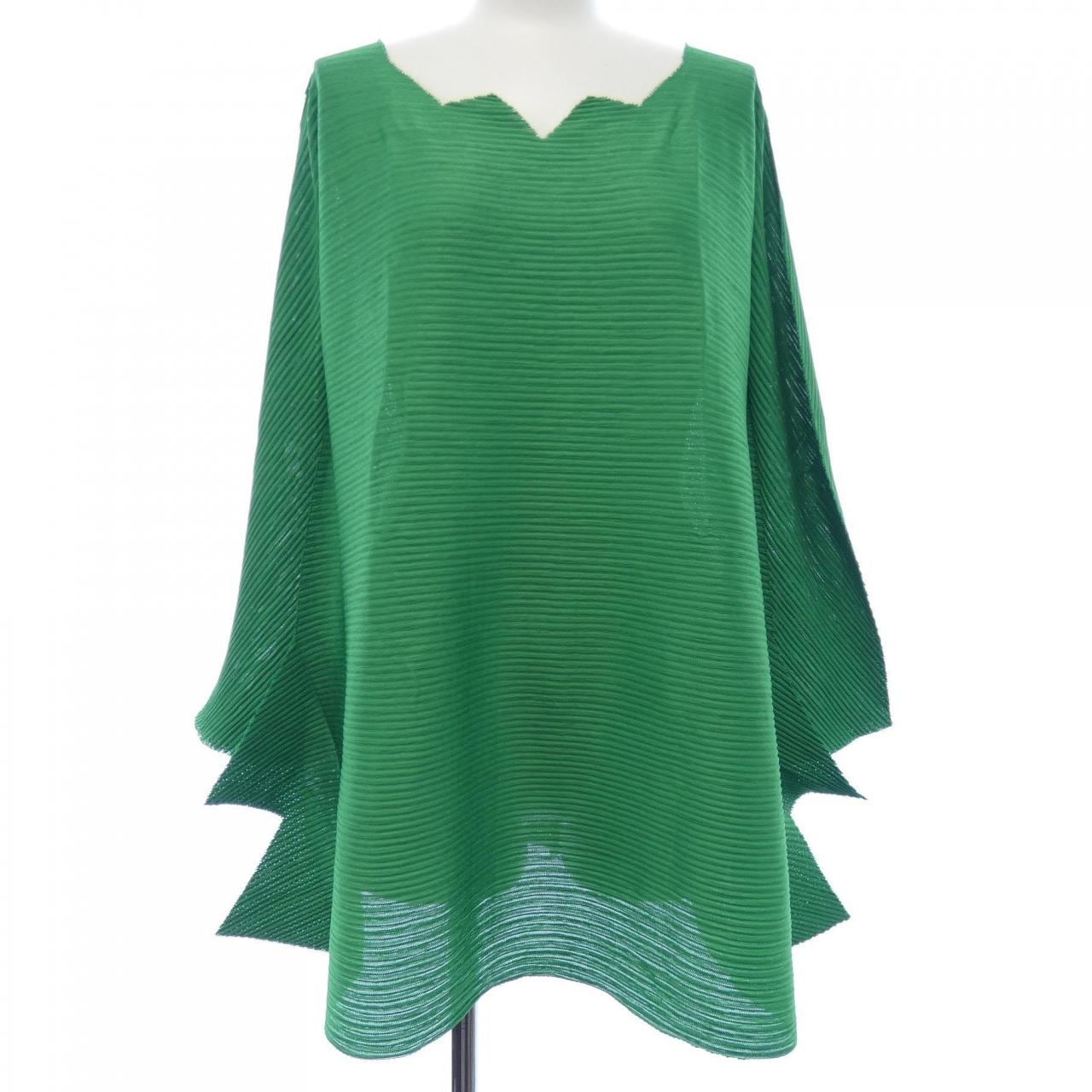 ミーイッセイミヤケ me ISSEY MIYAKE トップス
