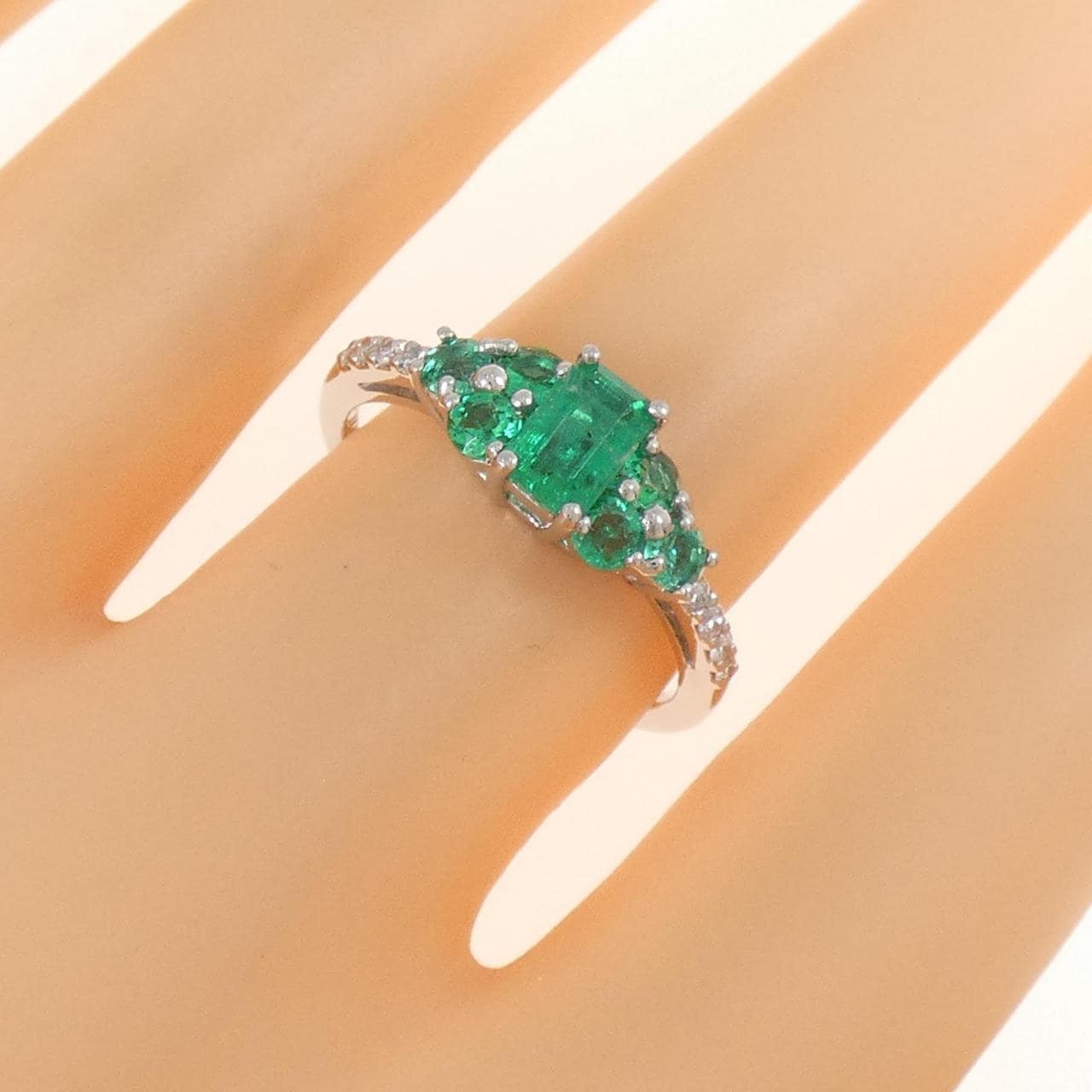 PT エメラルド リング 0.75CT