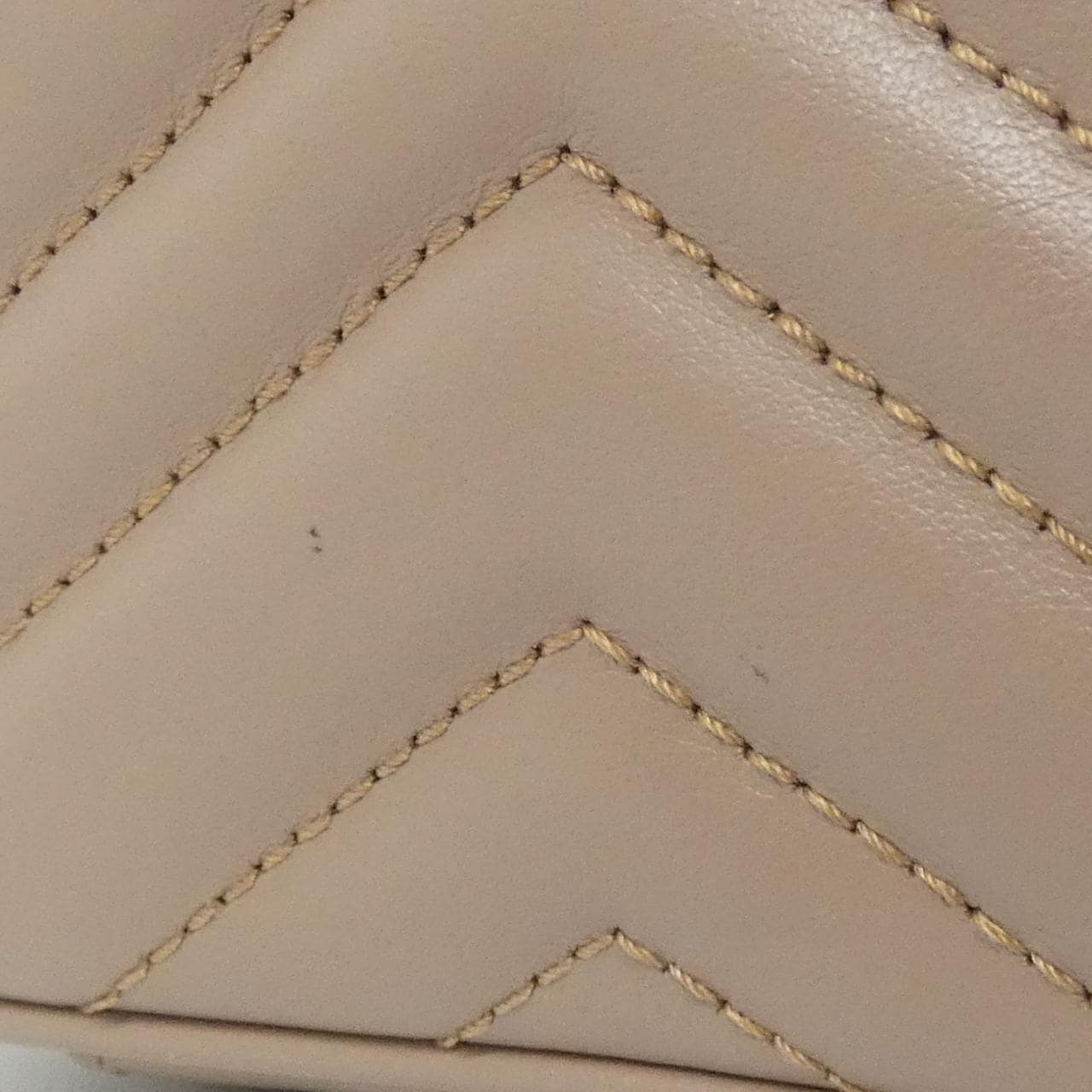 グッチ GG MARMONT 443497 DTDIT ショルダーバッグ