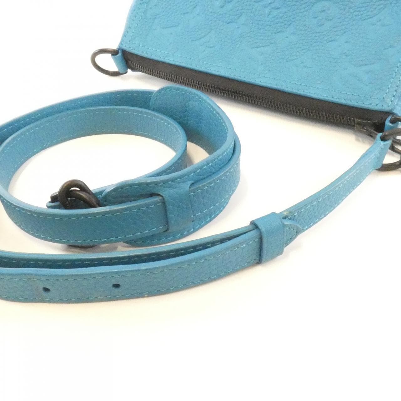 ルイヴィトン トリヨン モノグラム トリアングル メッセンジャー M55925 ショルダーバッグ