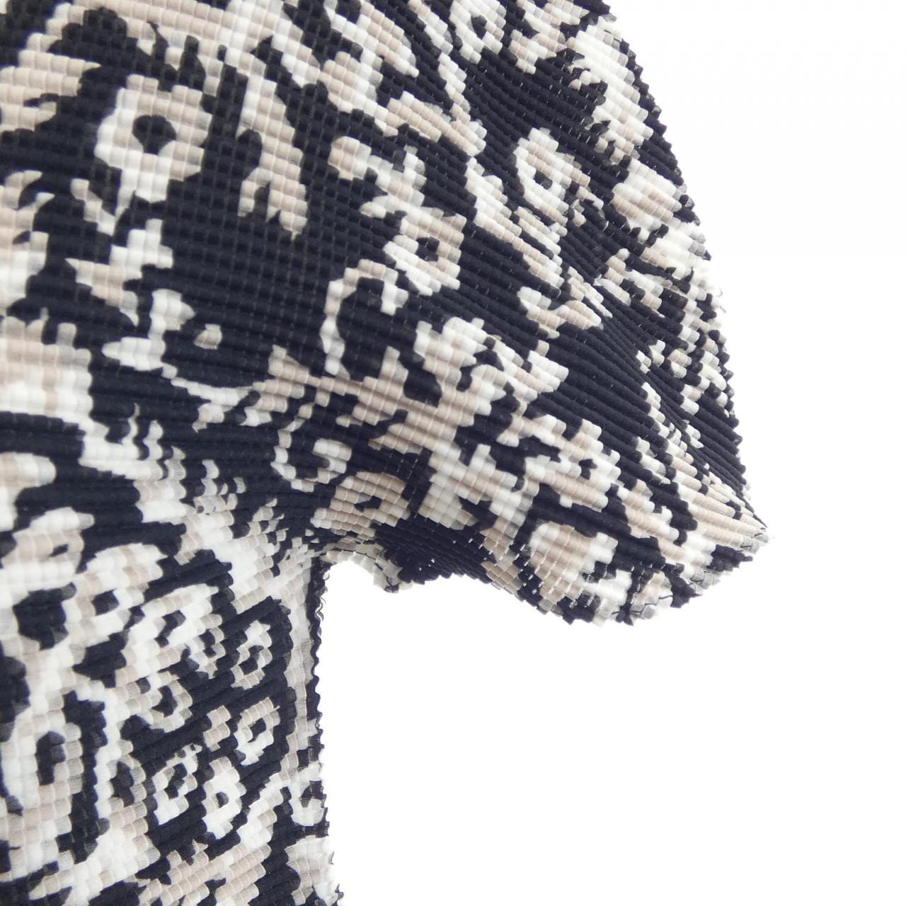 ミーイッセイミヤケ me ISSEY MIYAKE MI123FK236 トップス