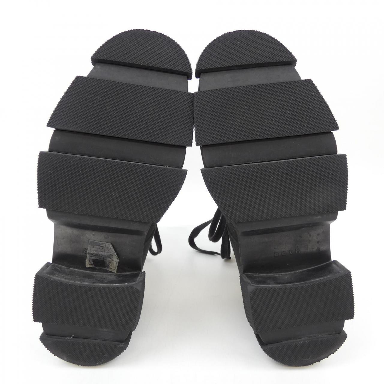 MONSE boots