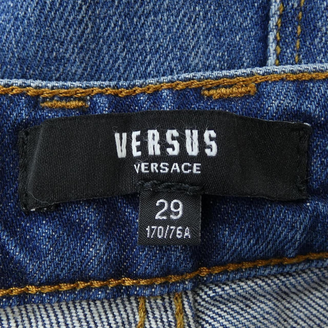 ヴェルサス VERSUS ジーンズ