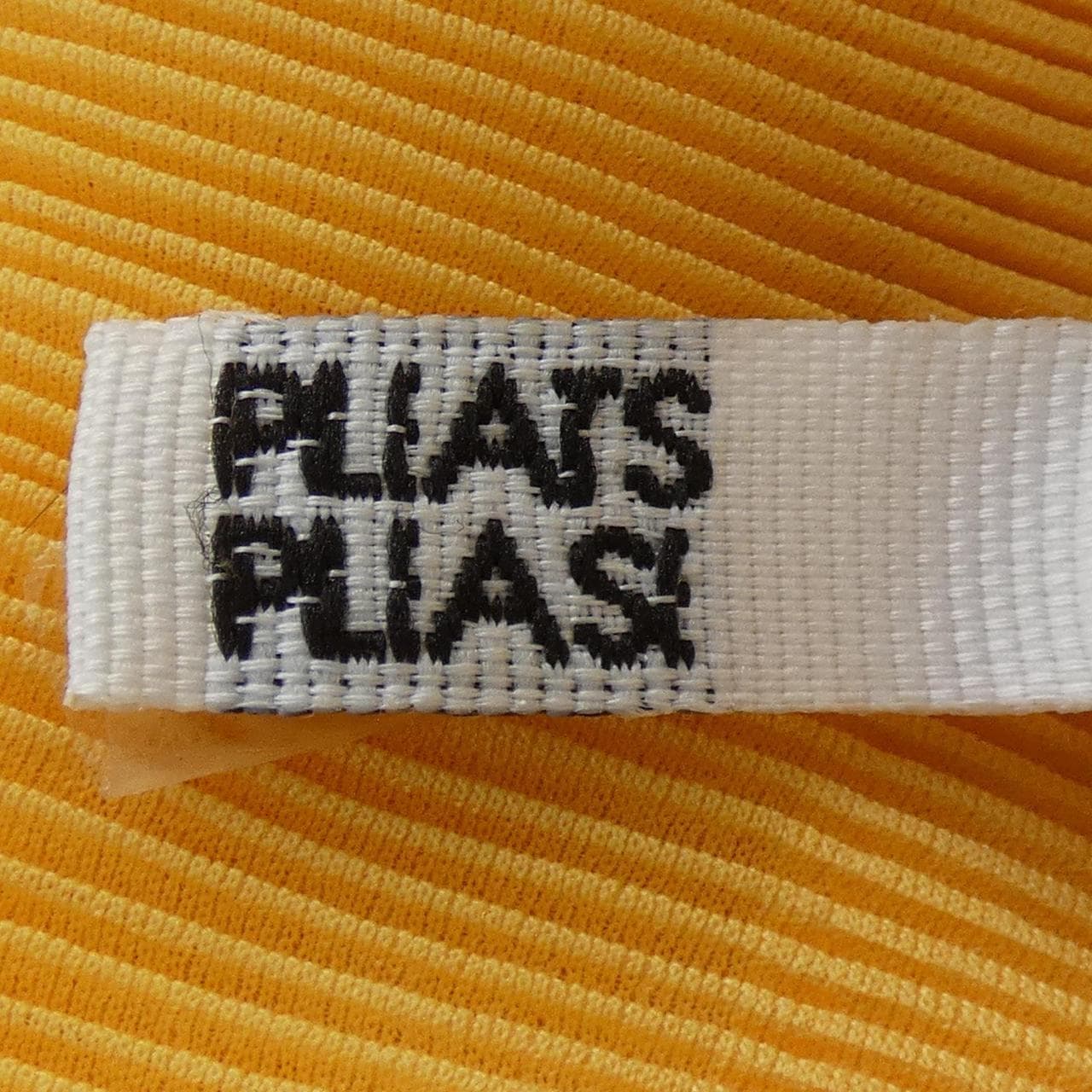 プリーツプリーズ PLEATS PLEASE トップス