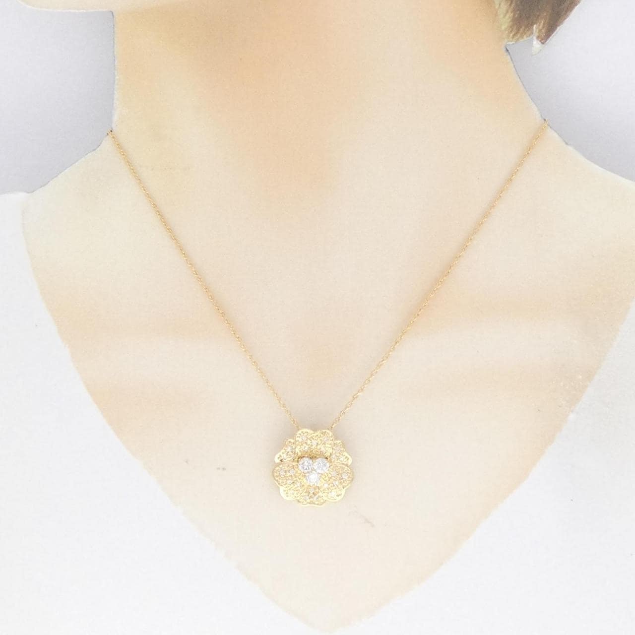 K18YG flower Diamond necklace