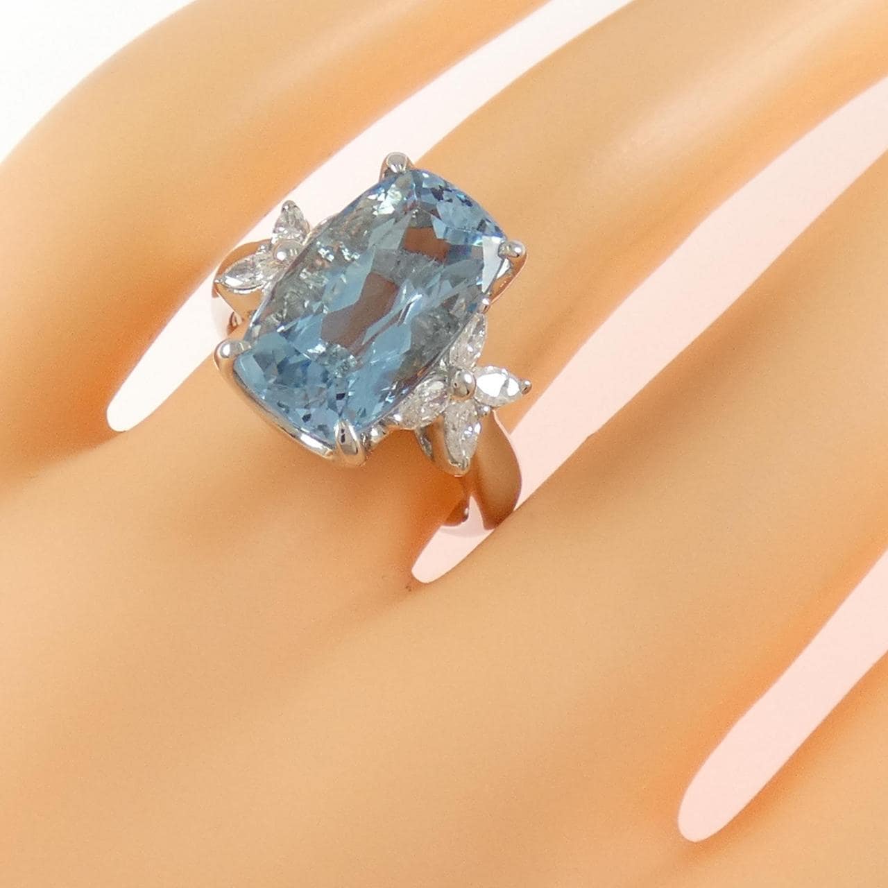 PT900 フラワー アクアマリン リング 6.59CT
