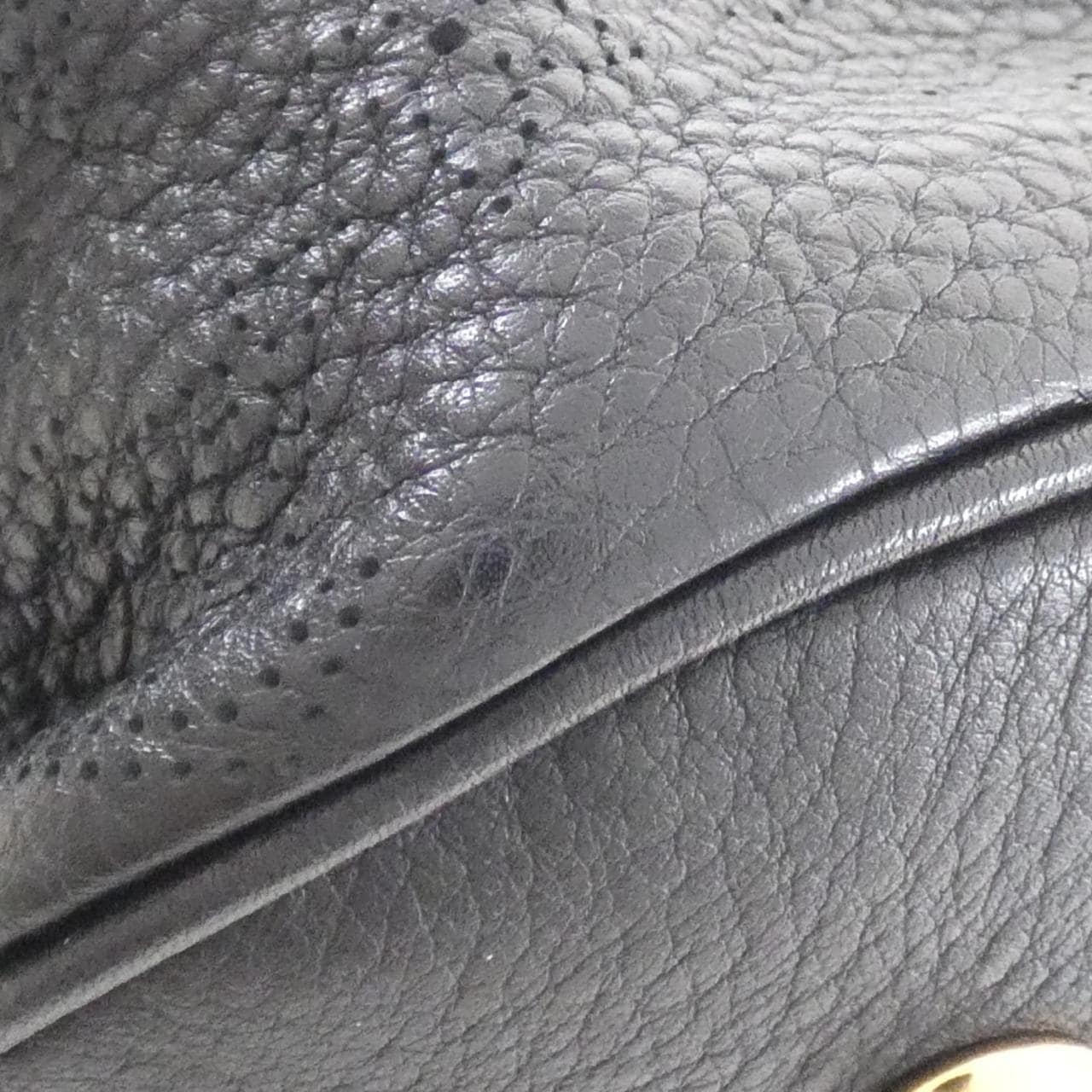 ルイヴィトン マヒナ L M95765 ショルダーバッグ