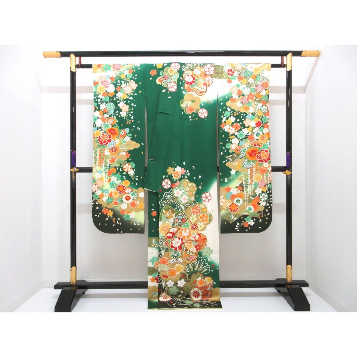 振袖　友禅金彩加工　刺繍入り