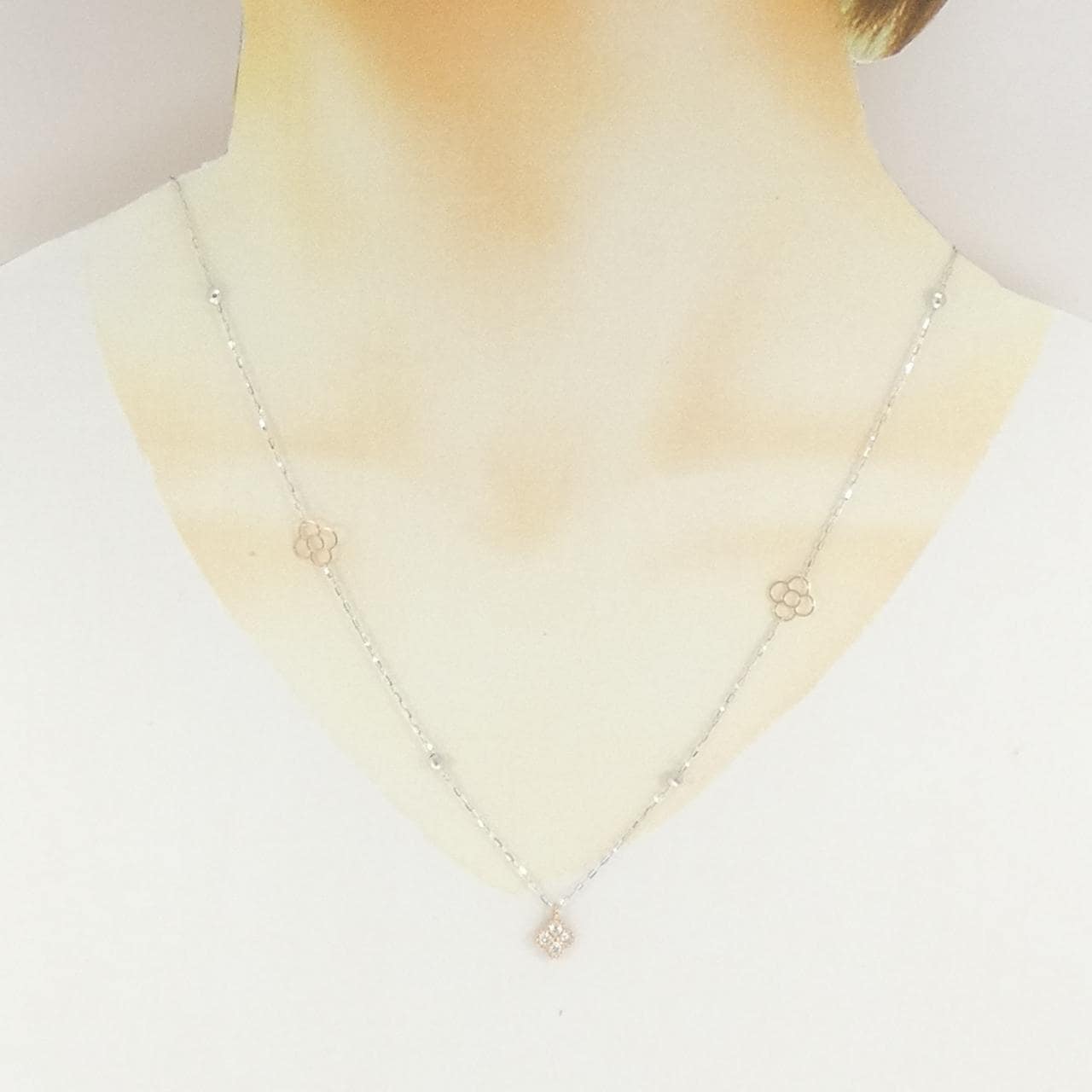 K18WG/K18PG Flower Diamond Necklace 0.20CT