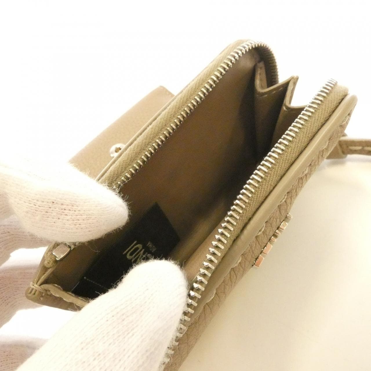 フェンディ セレリア ピーカブー マイクロ 8M0499 ARC1 財布