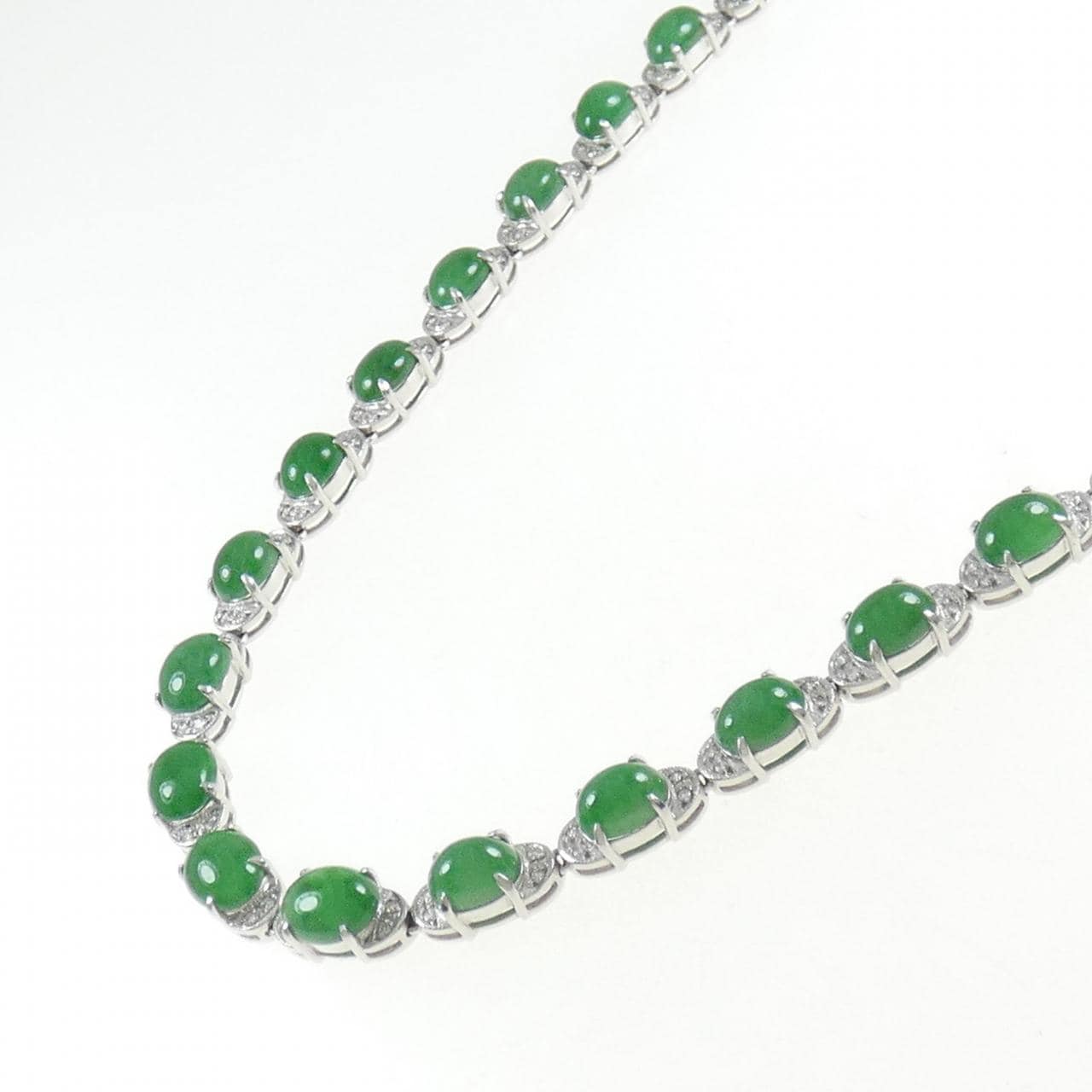 K18WG jade necklace 55.95CT