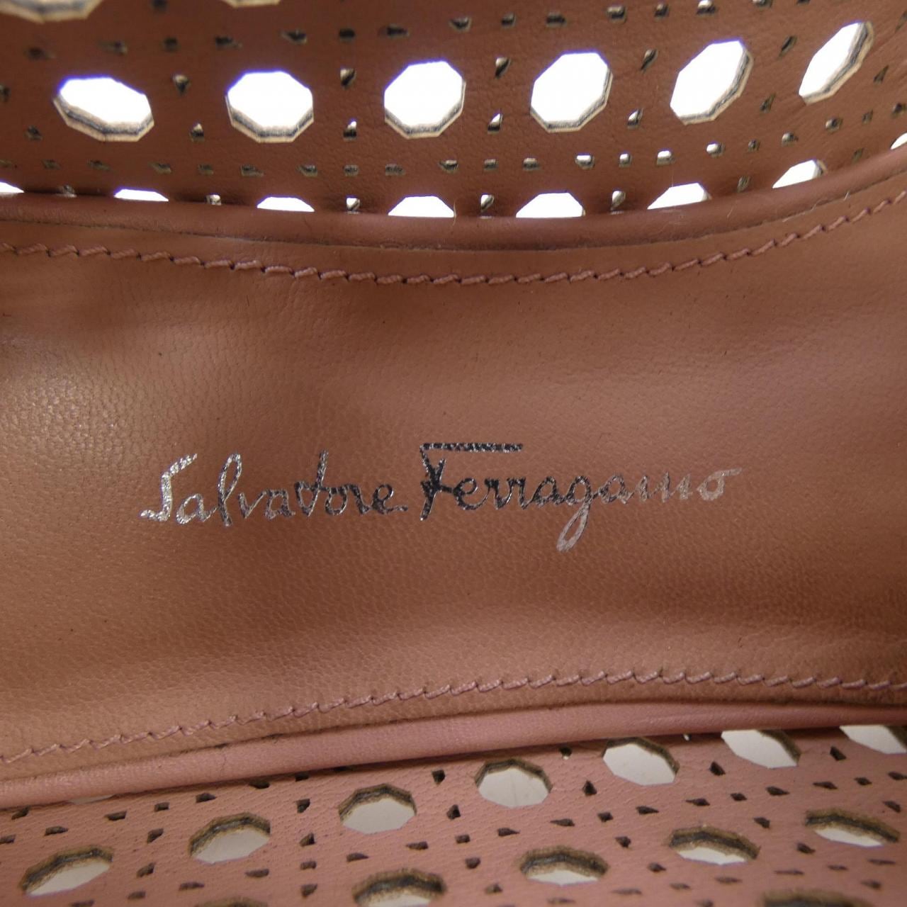 フェラガモ FERRAGAMO パンプス