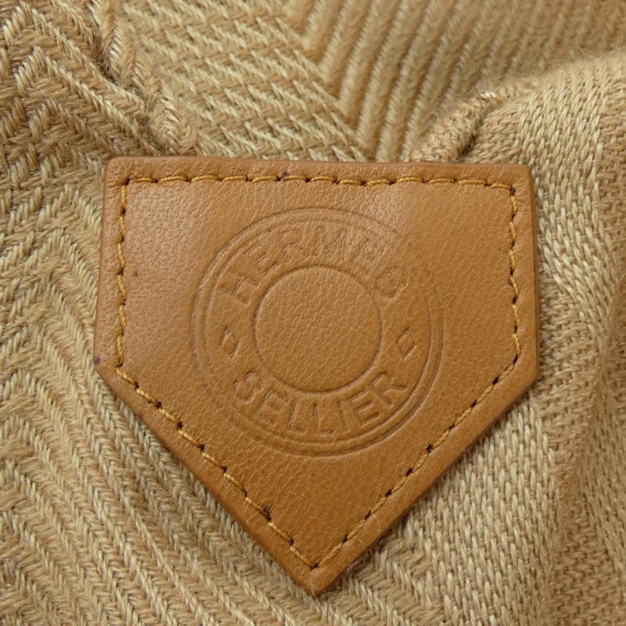 エルメス HERMES NEW LIBRIS H782494S　ニューリブリス ポンチョ