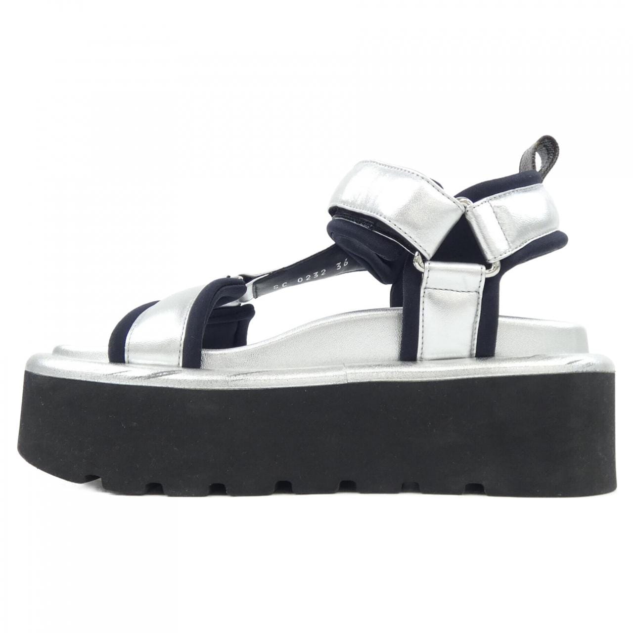 ルイヴィトン LOUIS VUITTON プールピローライン サンダル