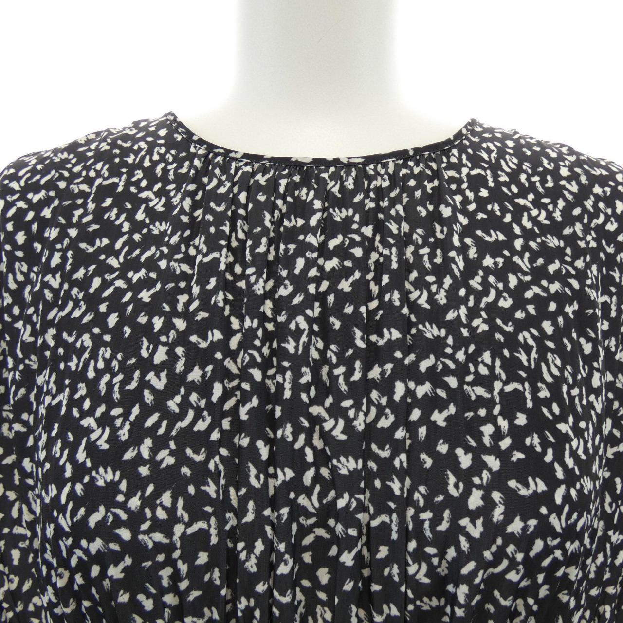 エミ emmi ワンピース