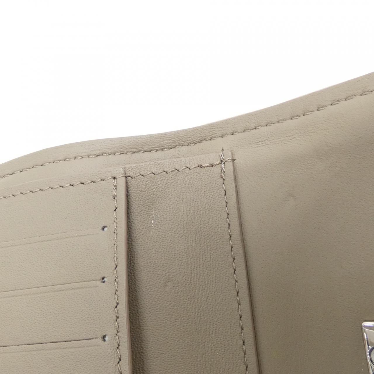 ルイヴィトン ポルトフォイユ カプシーヌ コンパクト M83573 財布