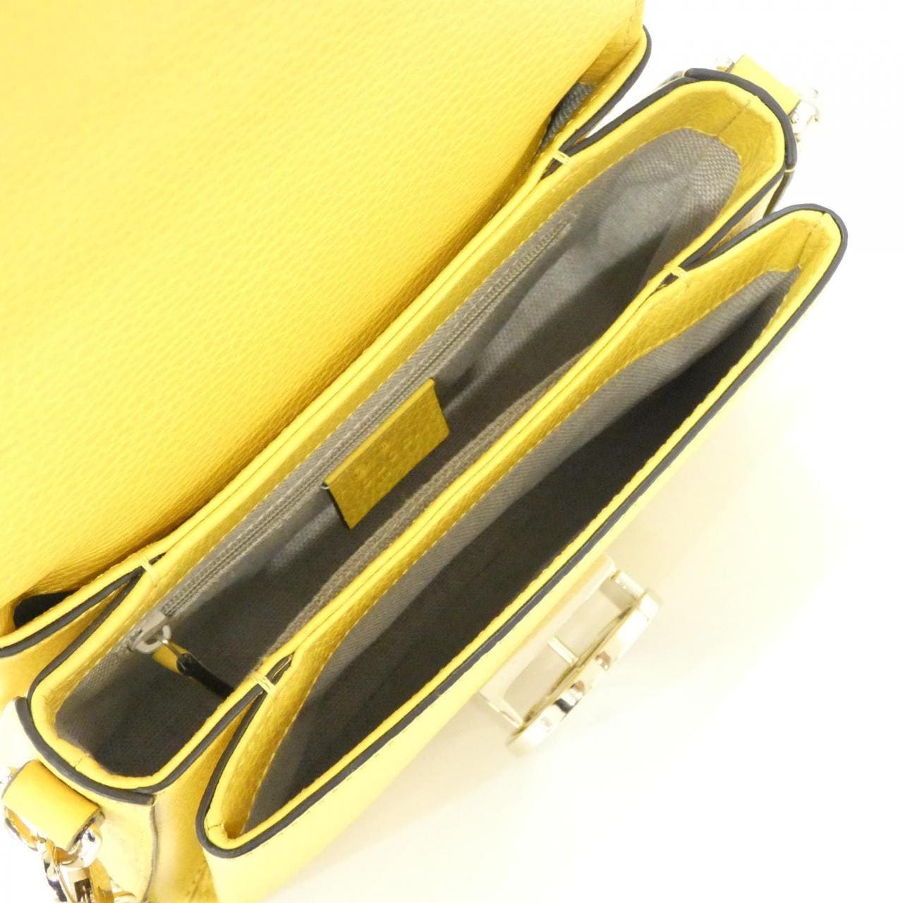 グッチ 607720 CAO0G ショルダーバッグ