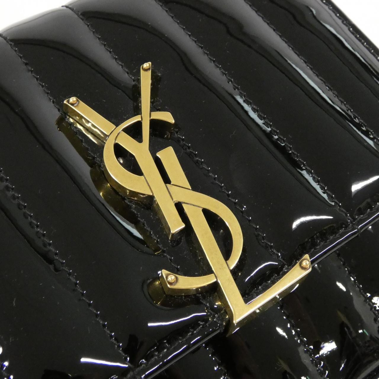 【新品】サンローラン ヴィキ 538439 0UF07 ショルダーバッグ