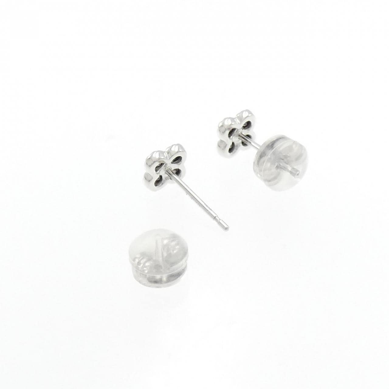 K18WG フラワー ダイヤモンド ピアス 0.20CT