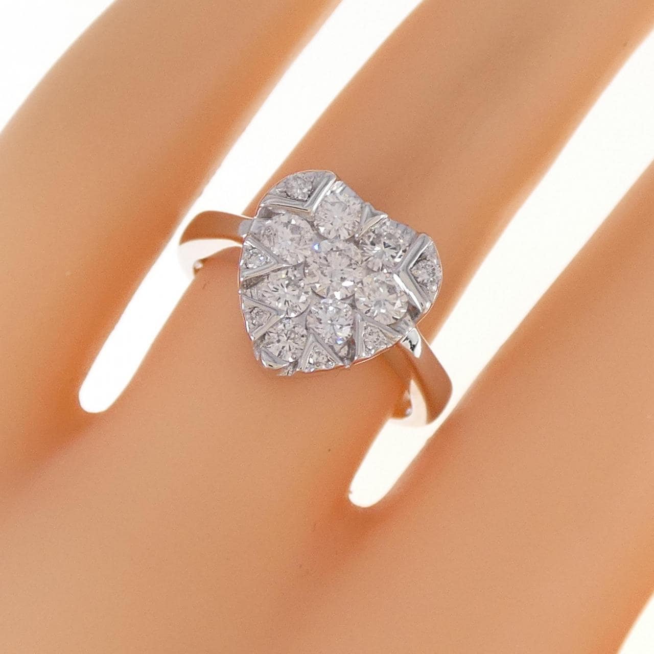 K18WG heart Diamond ring