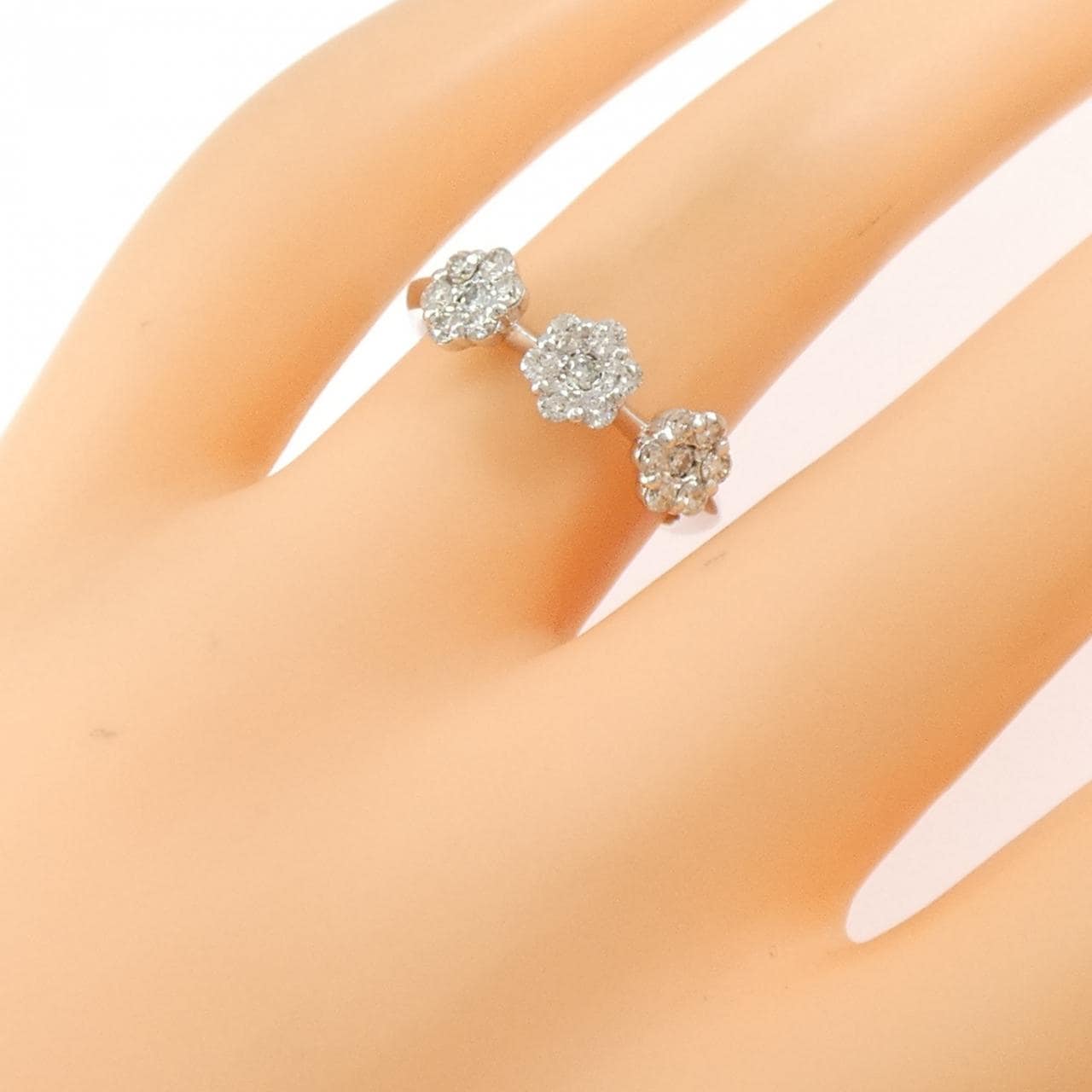 K18WG フラワー ダイヤモンド リング 0.50CT