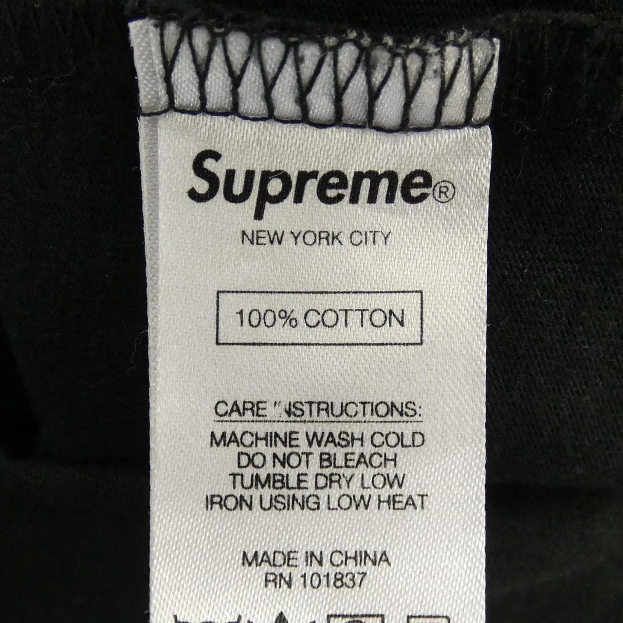 シュプリーム SUPREME Cat Pocket Tシャツ
