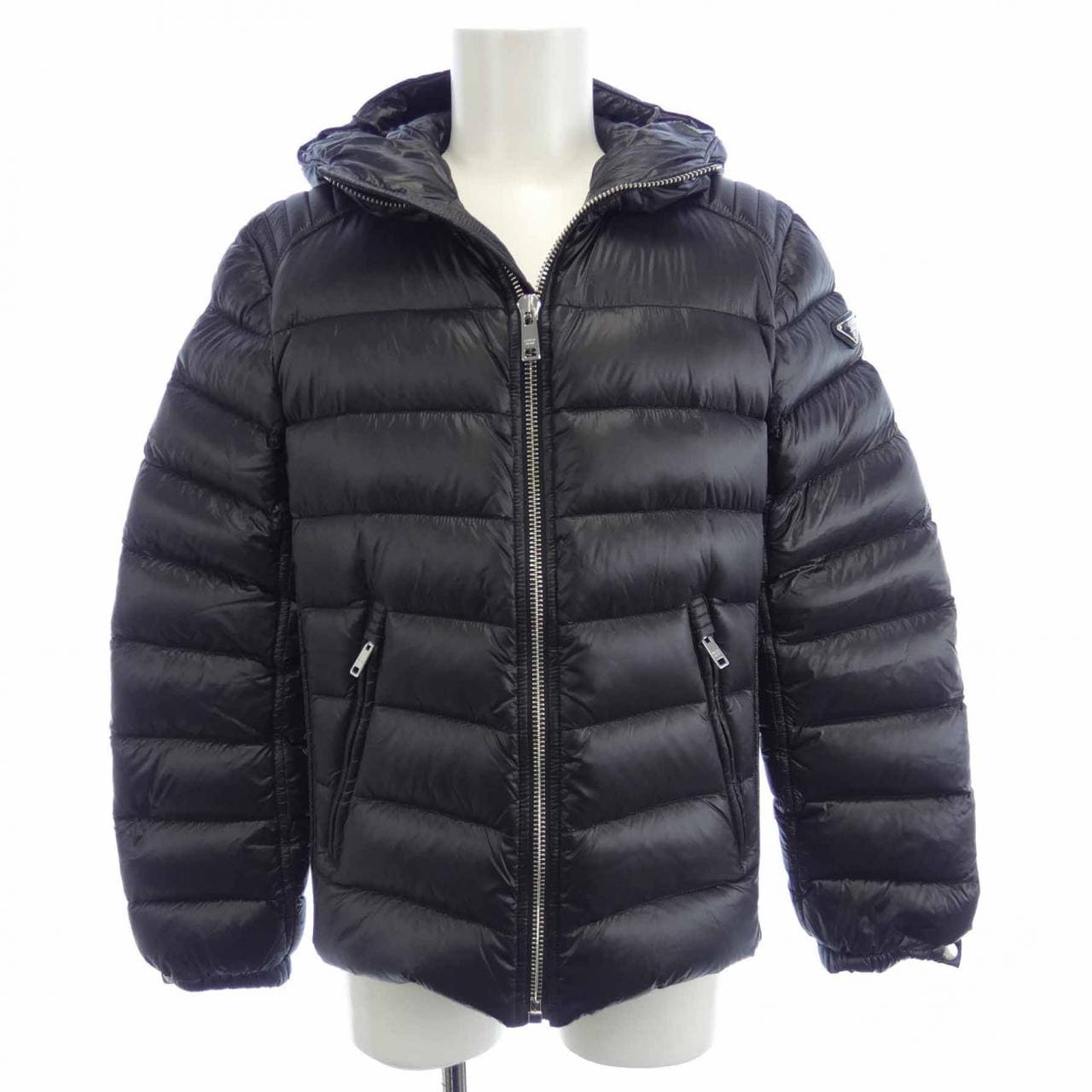 プラダ PRADA トライアングルロゴ SGA654 R142 AR0 ダウンジャケット