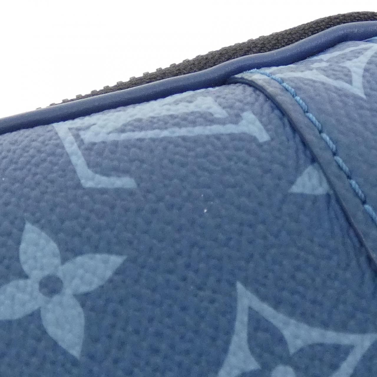 ルイヴィトン モノグラム トーン アルファ ウェアラブル ウォレット M82801 ショルダーバッグ