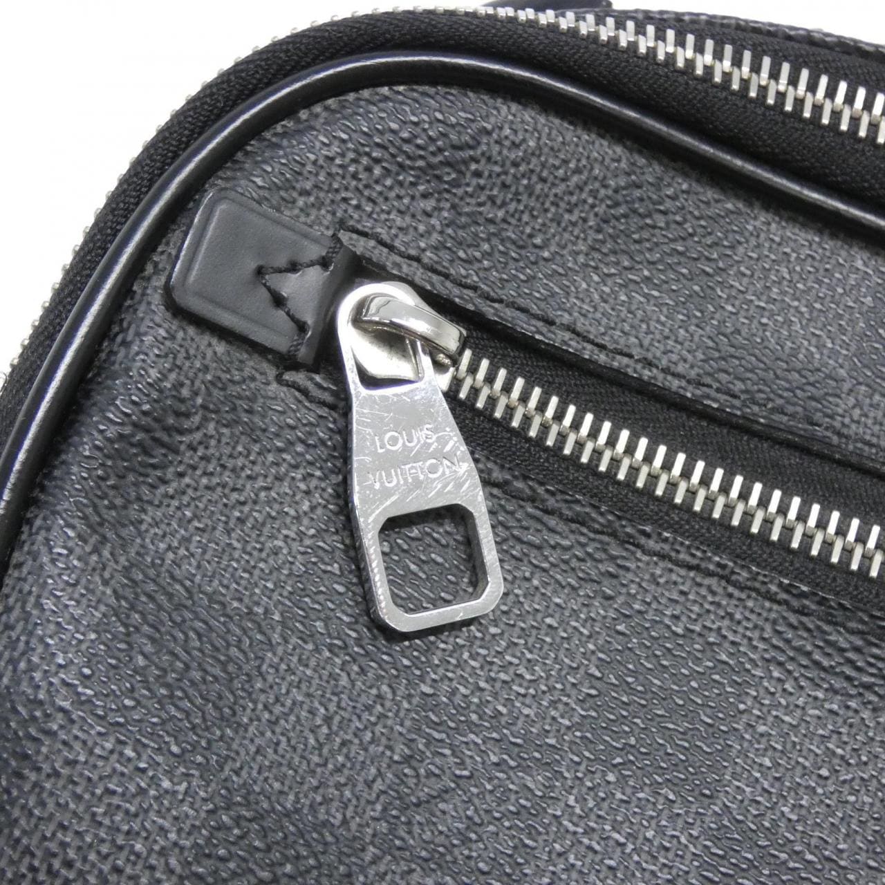 ルイヴィトン ダミエ グラフィット アンブレール N41289 ショルダーバッグ