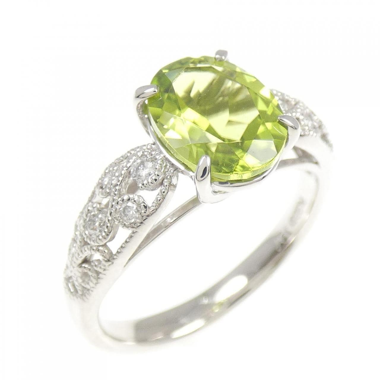 PT900 Peridot Ring 1.97CT