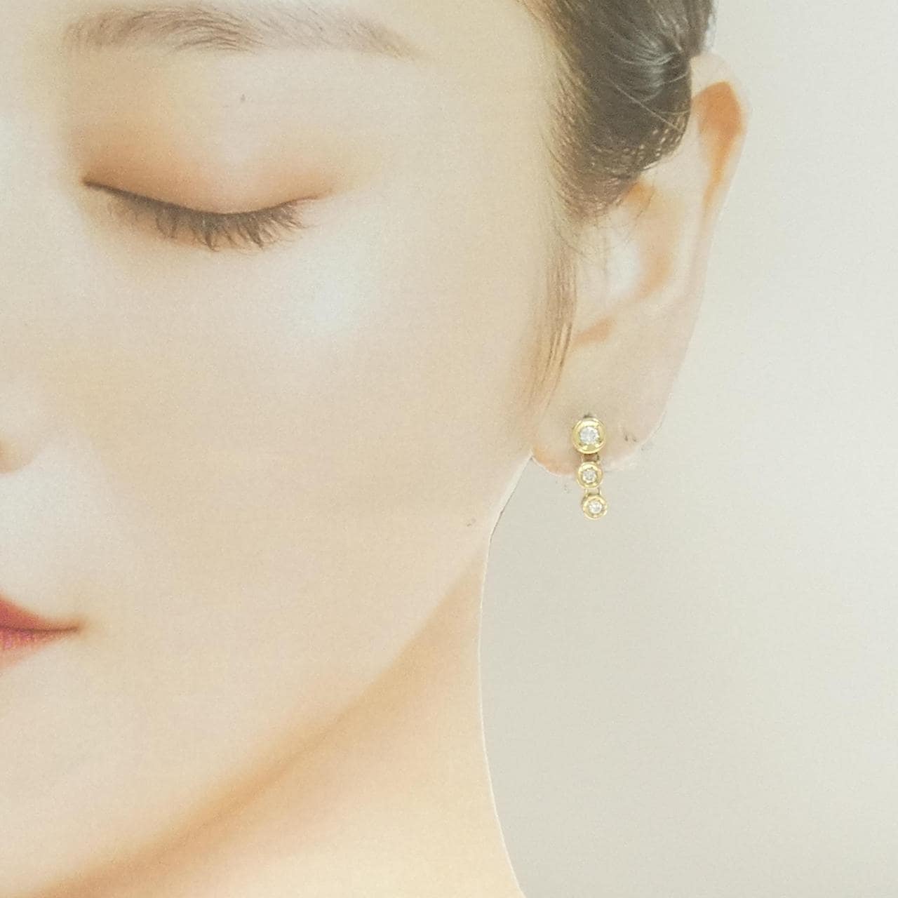 K18YG スリーストーン ダイヤモンド ピアス