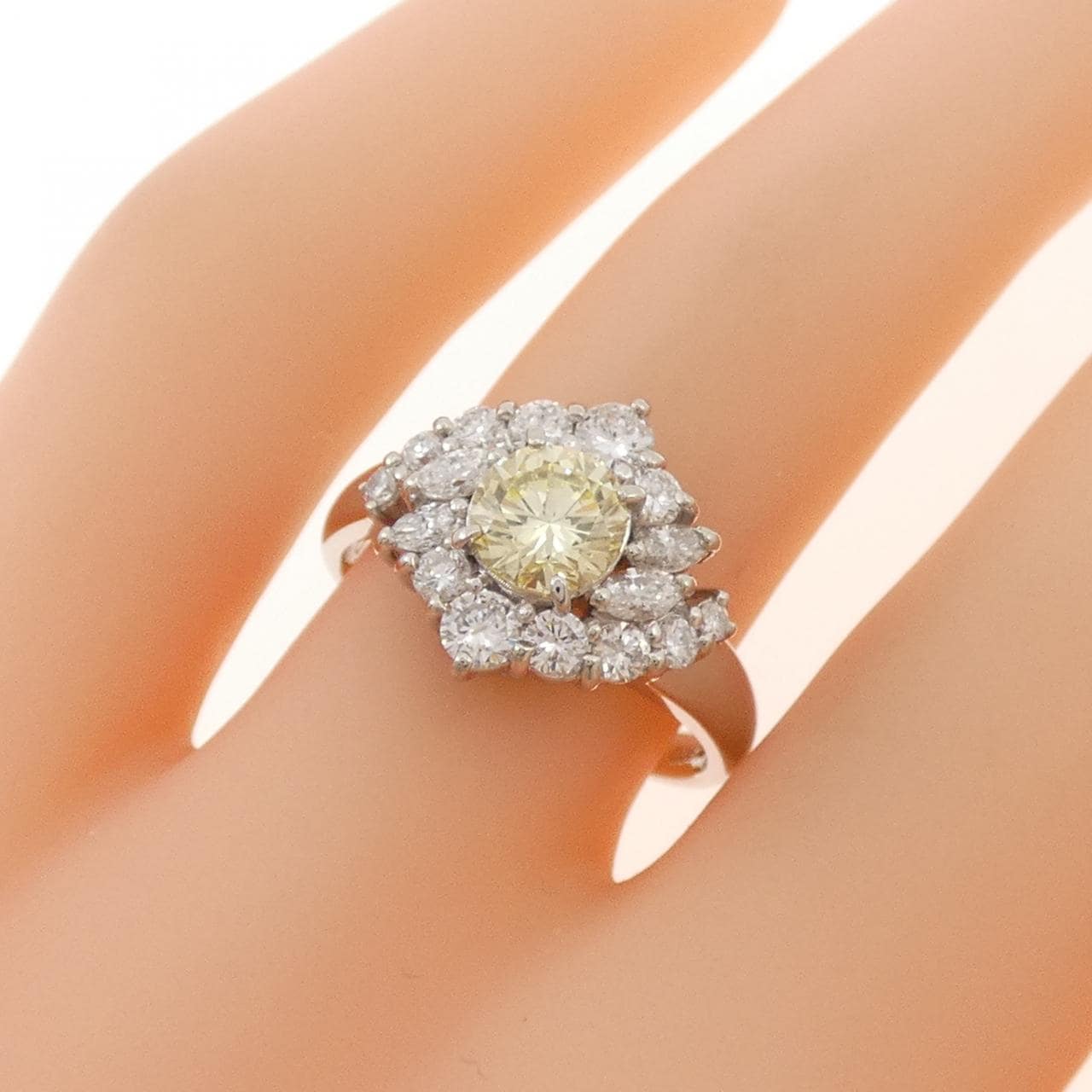 PT900 ダイヤモンド リング 0.684CT LY VVS2 Good