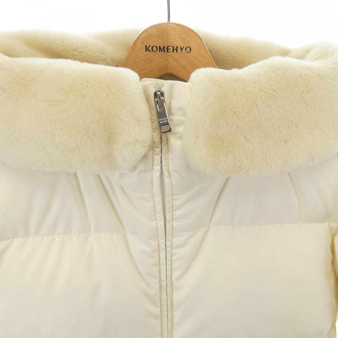 プラダ PRADA ダウンコート