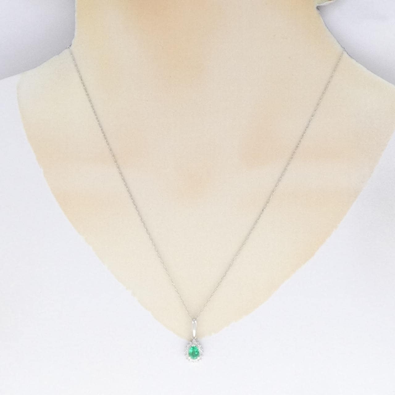 PT900/PT850 エメラルド ネックレス 0.43CT