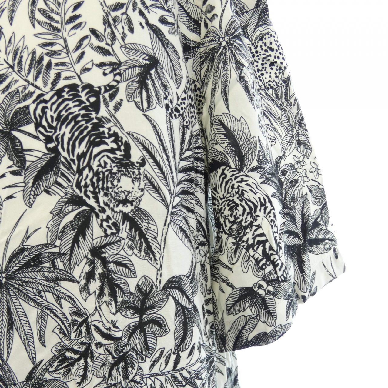 サンローラン SAINT LAURENT 601070 Y2C23 S／Sシャツ