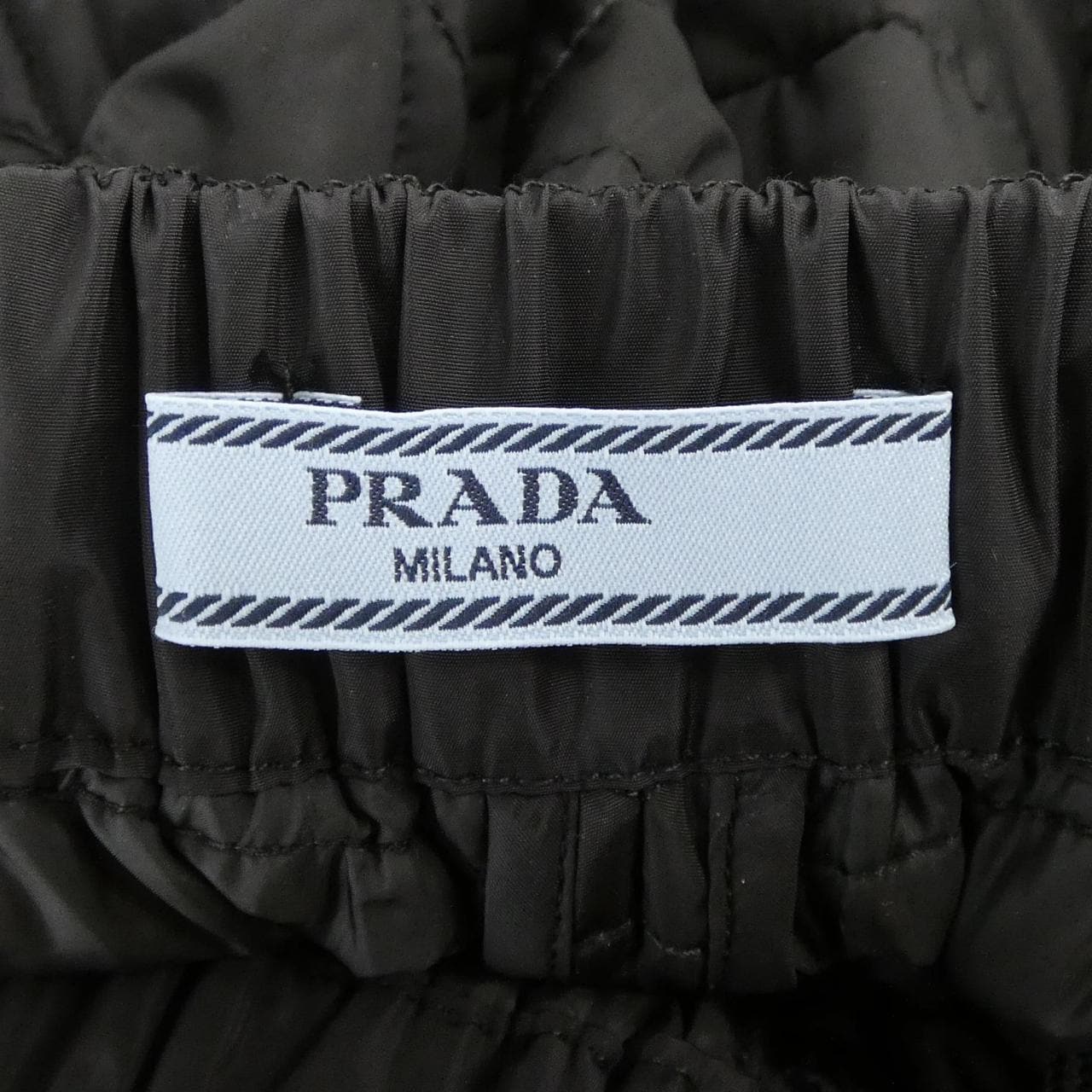 プラダ PRADA トライアングルロゴ 22A757 S222 1WQ9 ショートパンツ