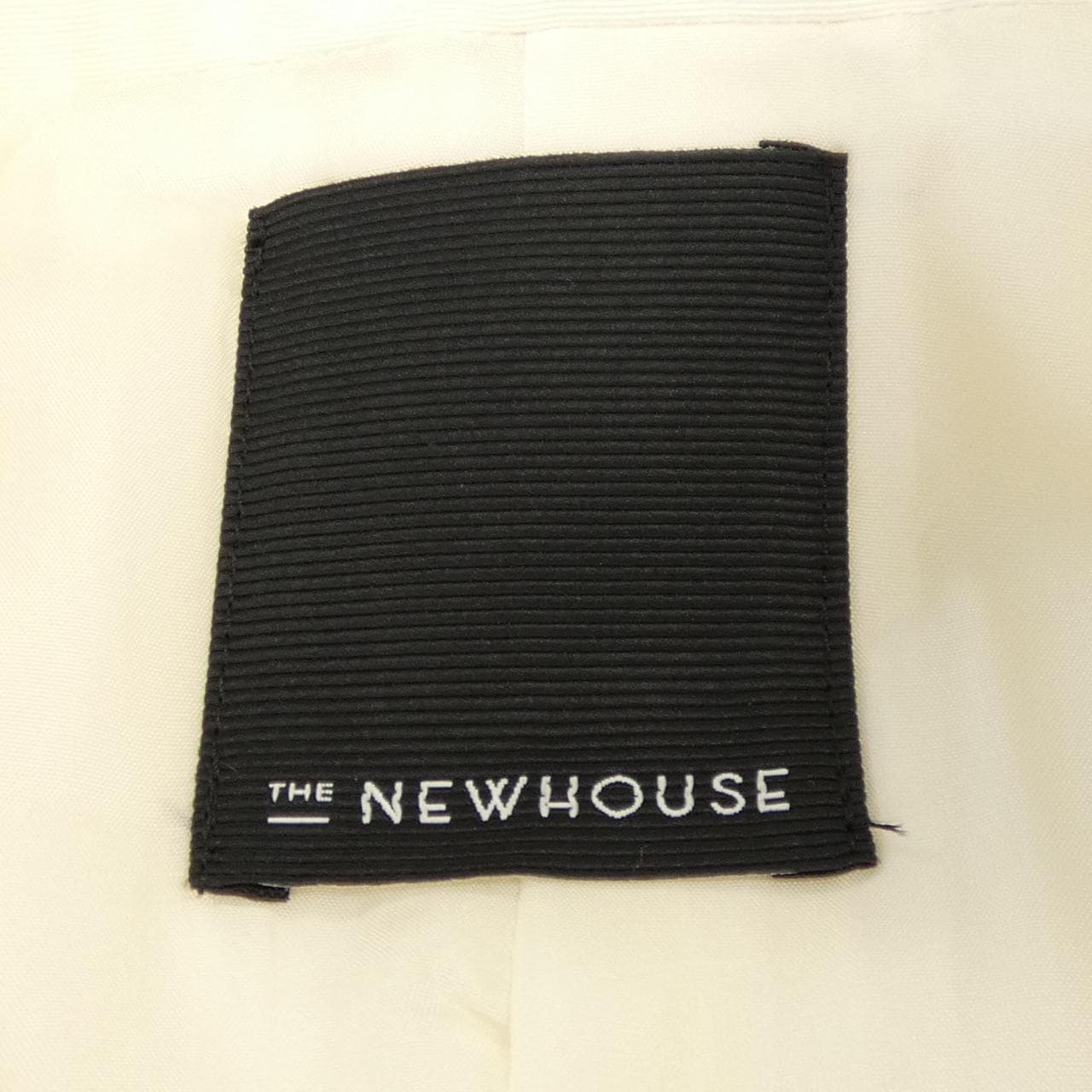 ザニューハウス THE NEWHOUSE ジャケット